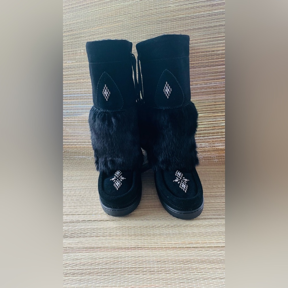 WOMENS MANITOBAH MUKLUKS WATERPROOF SNOWY OWN SIZE 7